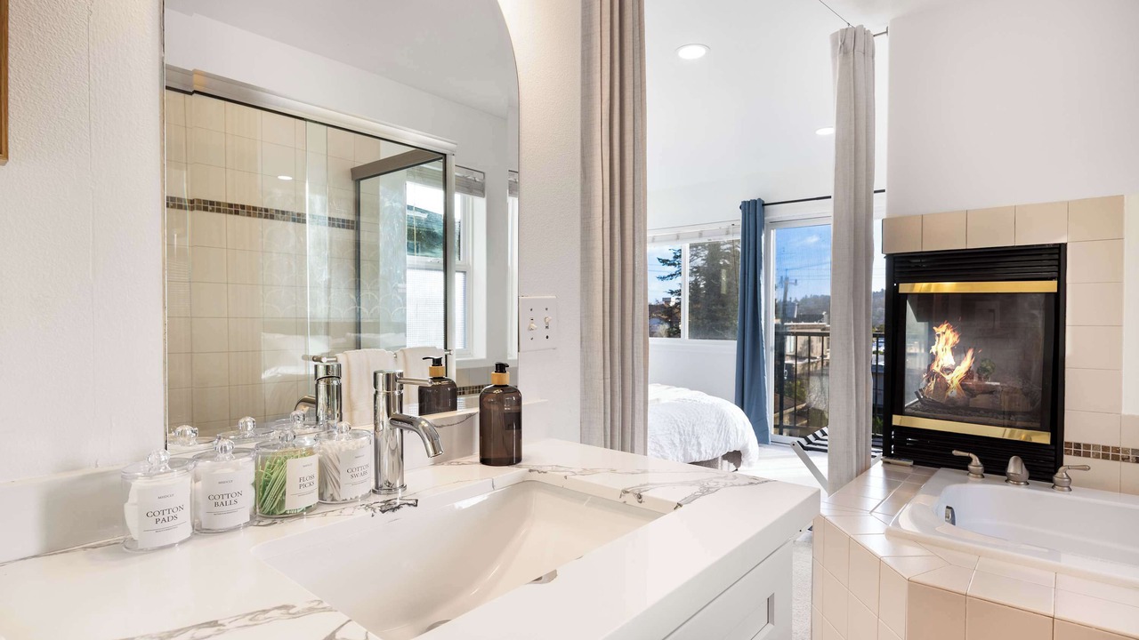 Photo of Bathroom in East Queen Anne