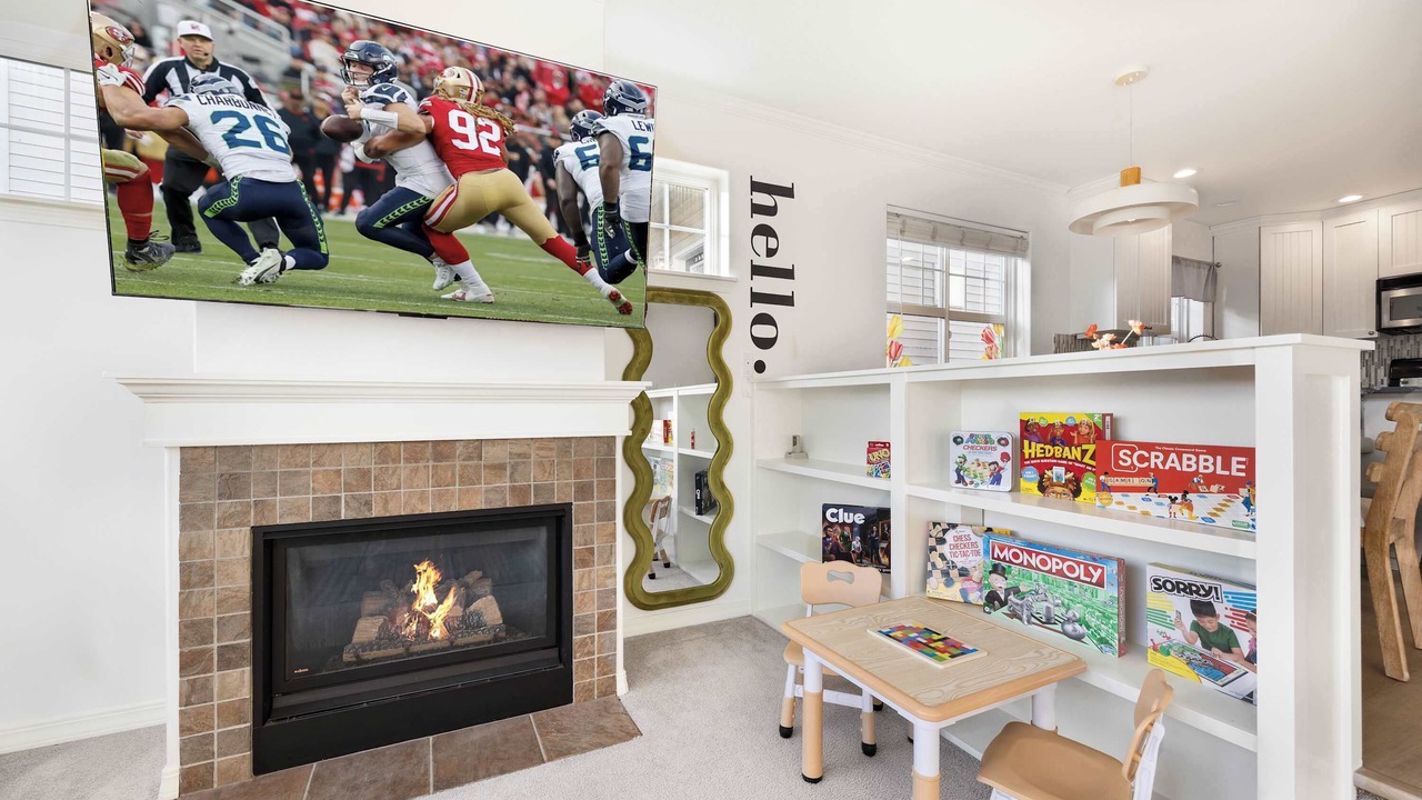 Photo of Livingroom in East Queen Anne