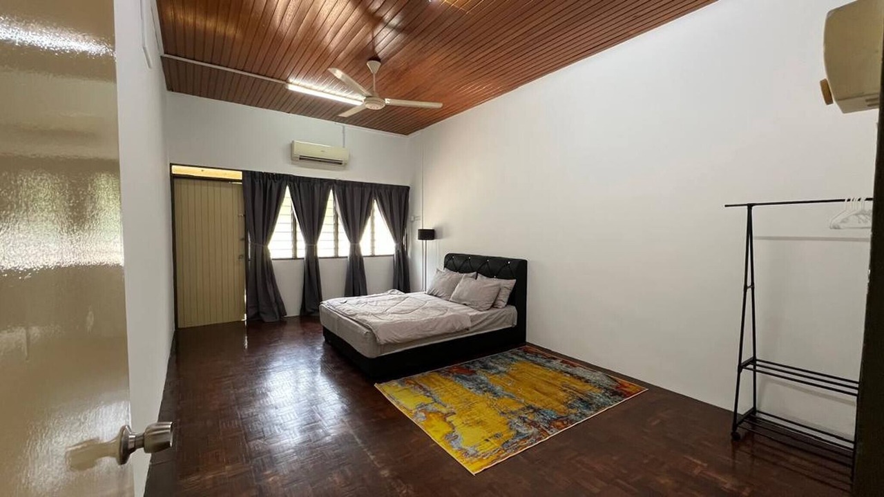 Photo of Bedroom in Kampung Sungai Nibong