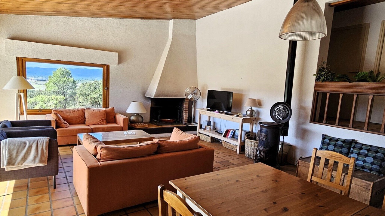 Photo of Livingroom in Pierrerue
