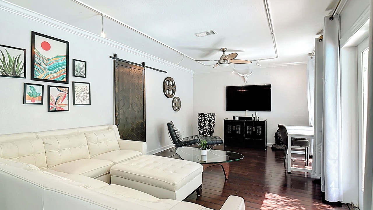 Photo of Livingroom in Conway