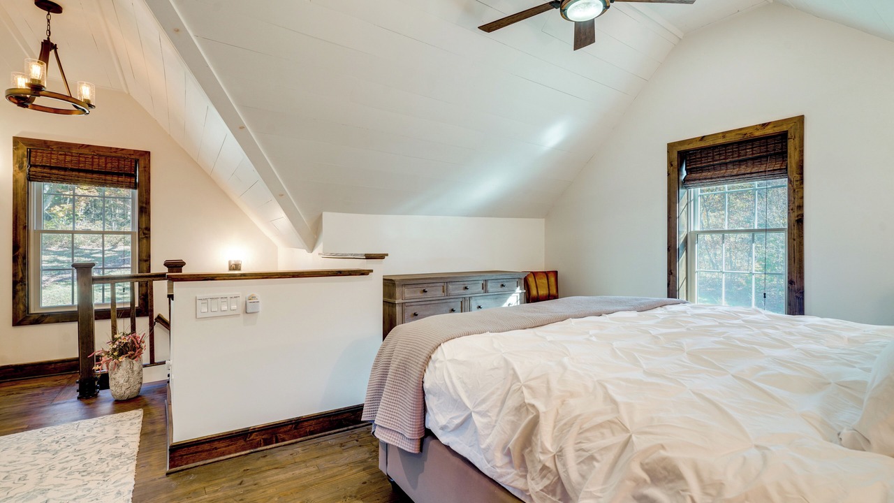 Photo of Bedroom in Sullivan