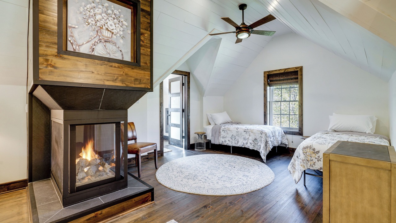 Photo of Bedroom in Sullivan