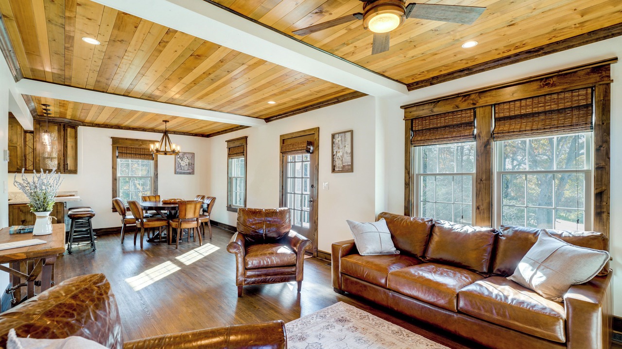 Photo of Livingroom in Sullivan