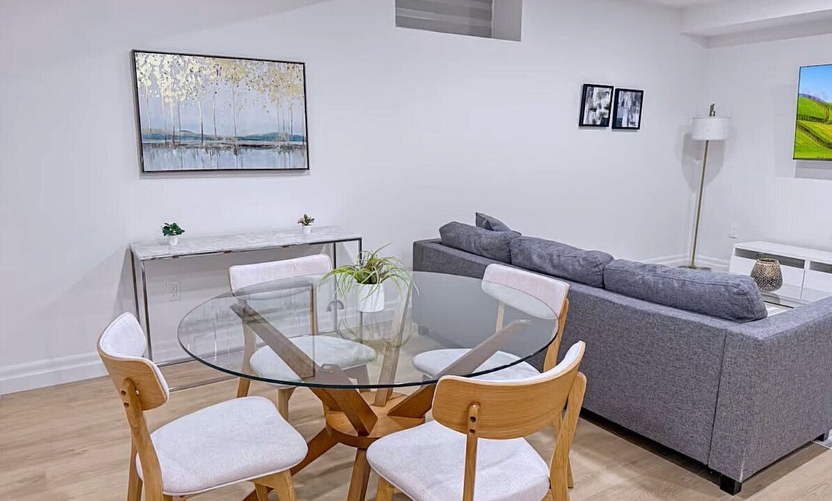 Photo of Livingroom in LaSalle