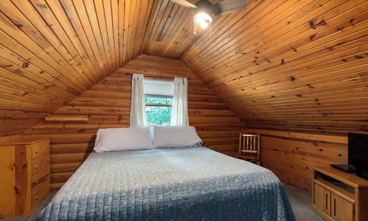 Photo of Bedroom in Shell Knob