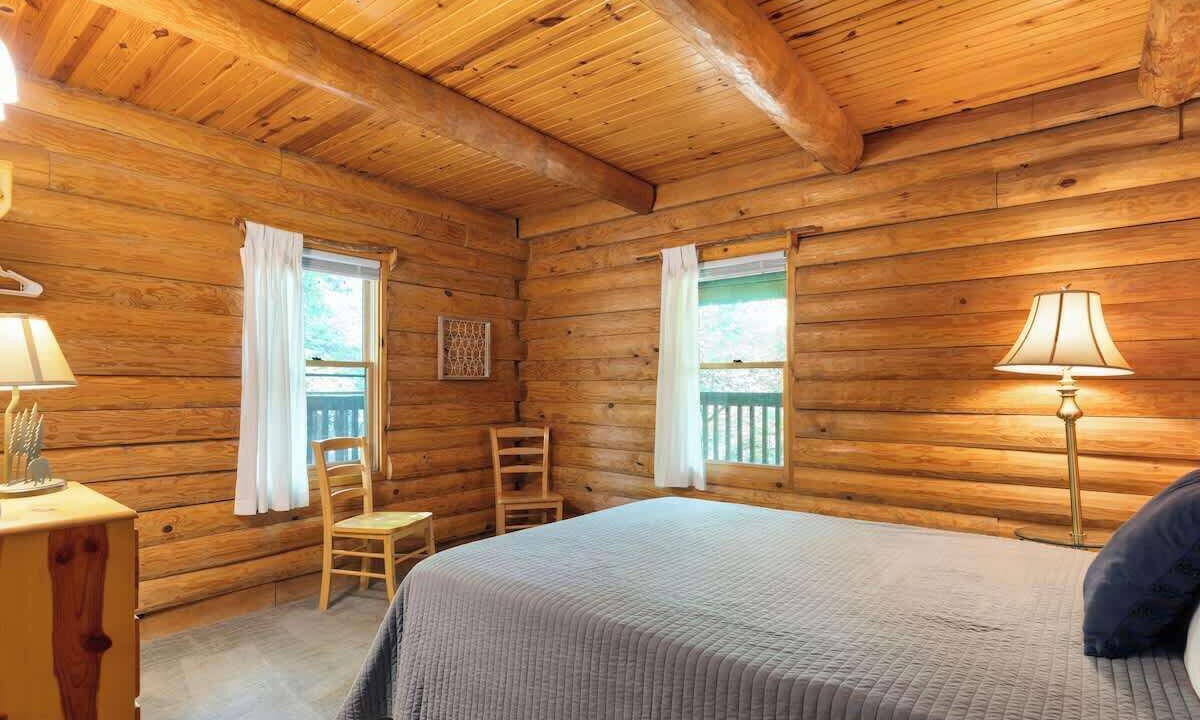 Photo of Bedroom in Shell Knob