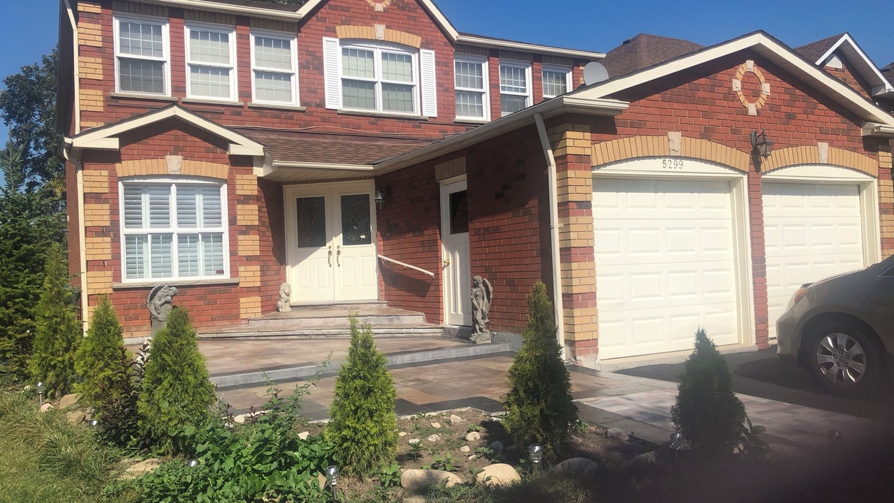 Photo of Outdoor in Hurontario