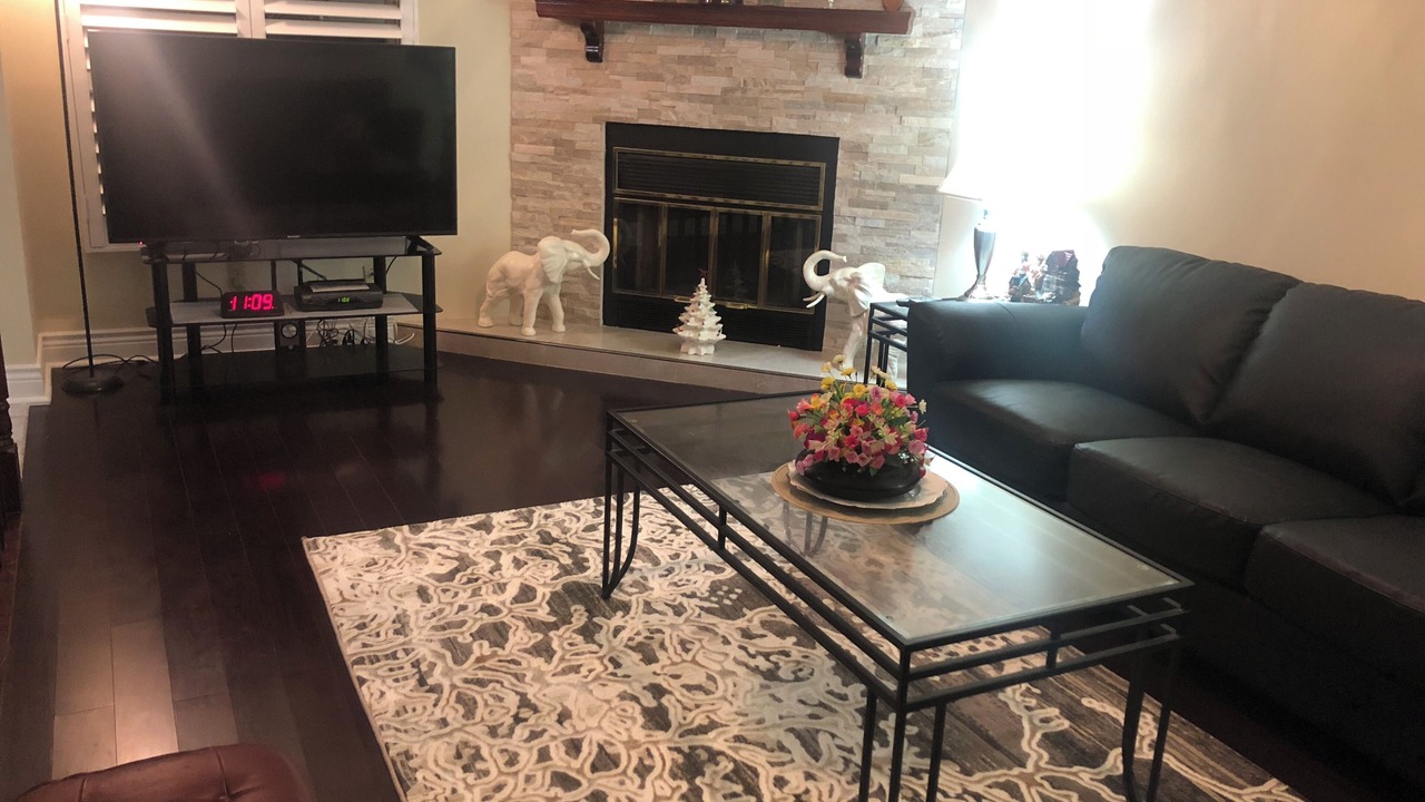 Photo of Livingroom in Hurontario