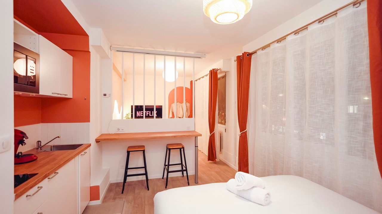 Photo of Bedroom in Republique