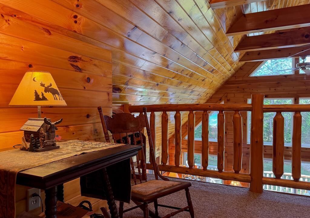 Photo of Patio Balcony in Eagle Bay