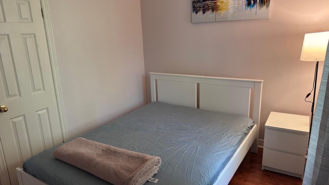 Photo of Bedroom in Newtonbrook