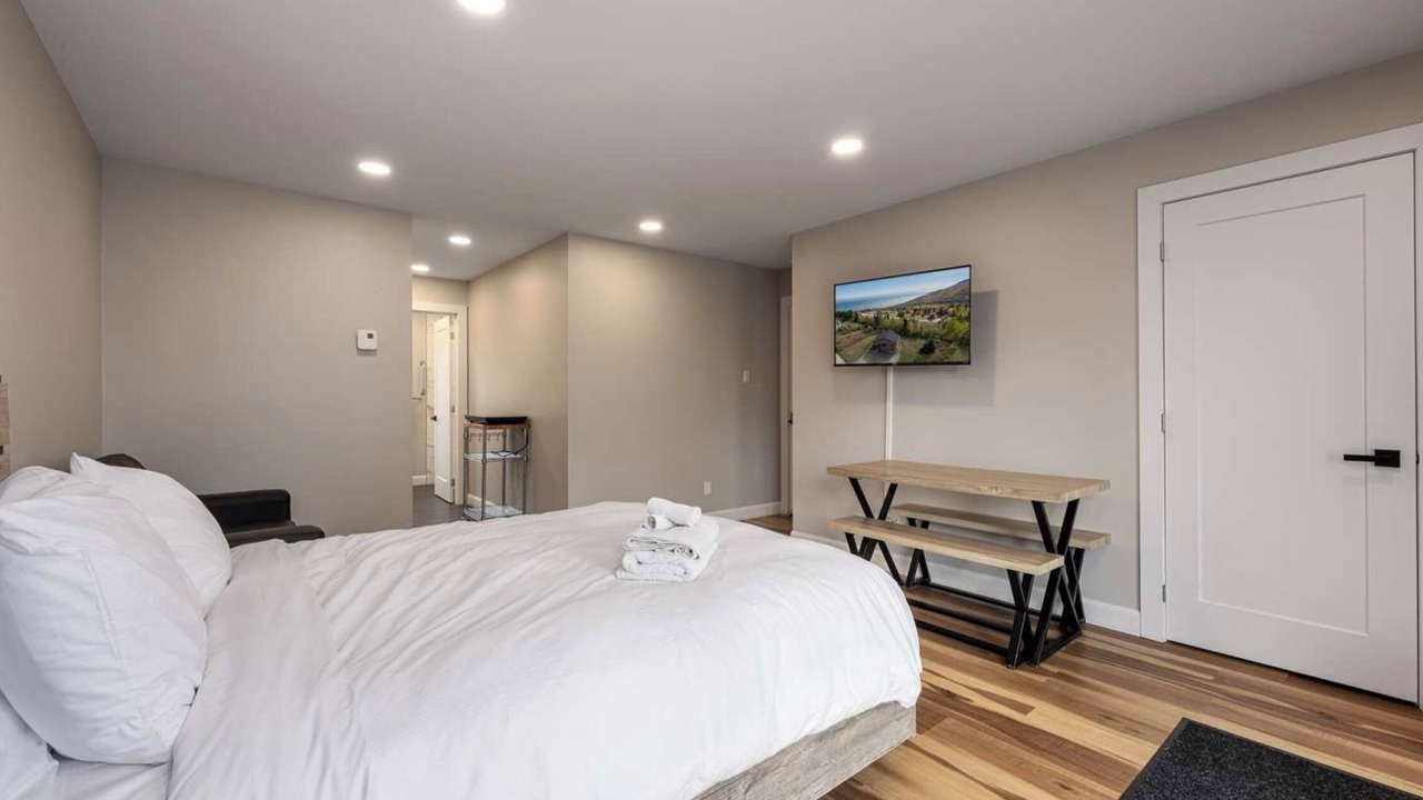 Photo of Bedroom in Petite-Riviere-Saint-Francois