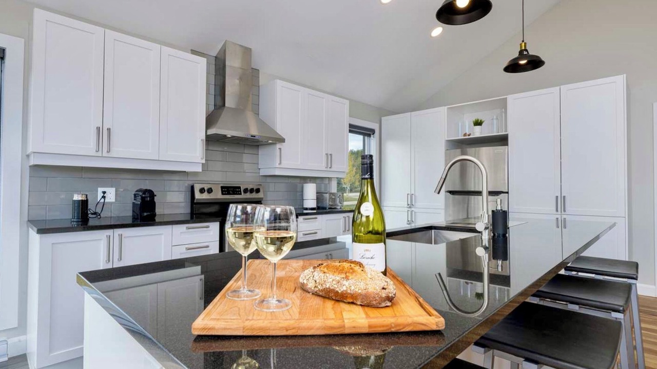 Photo of Kitchen in Petite-Riviere-Saint-Francois