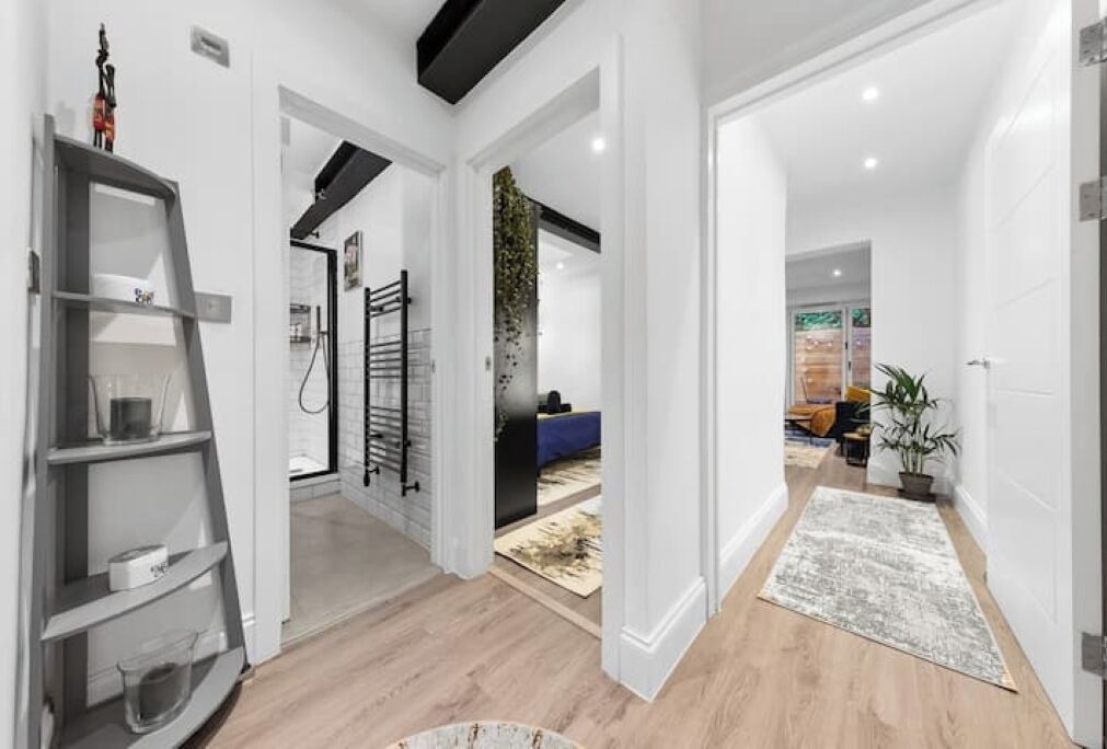 Photo of Others in Mortlake