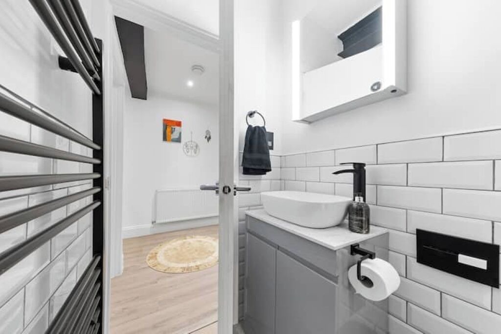 Photo of Bathroom in Mortlake