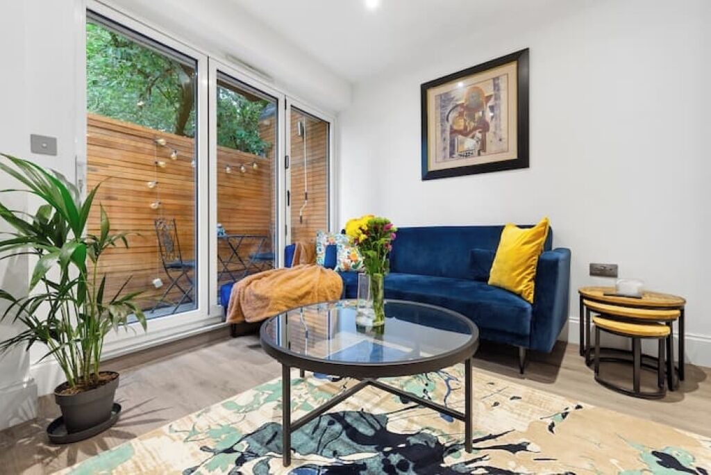 Photo of Livingroom in Mortlake