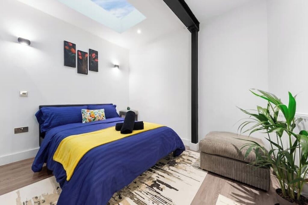 Photo of Bedroom in Mortlake