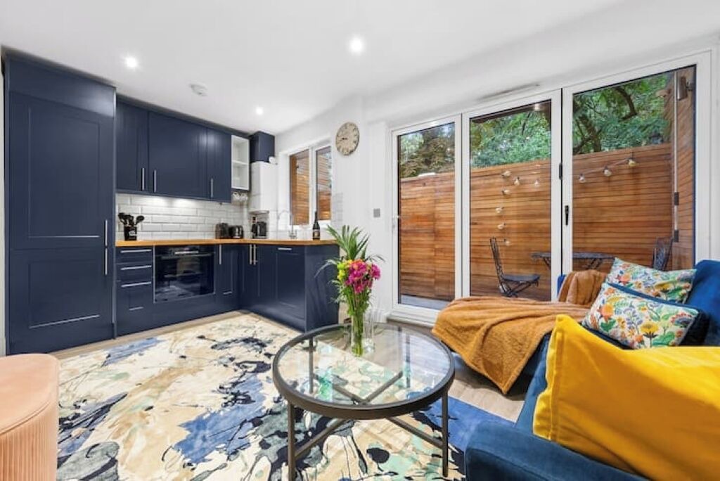 Photo of Others in Mortlake