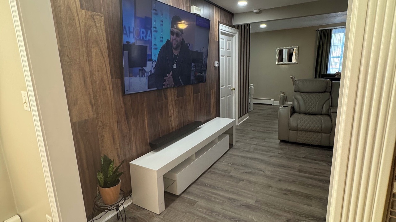 Photo of Livingroom in Ayer