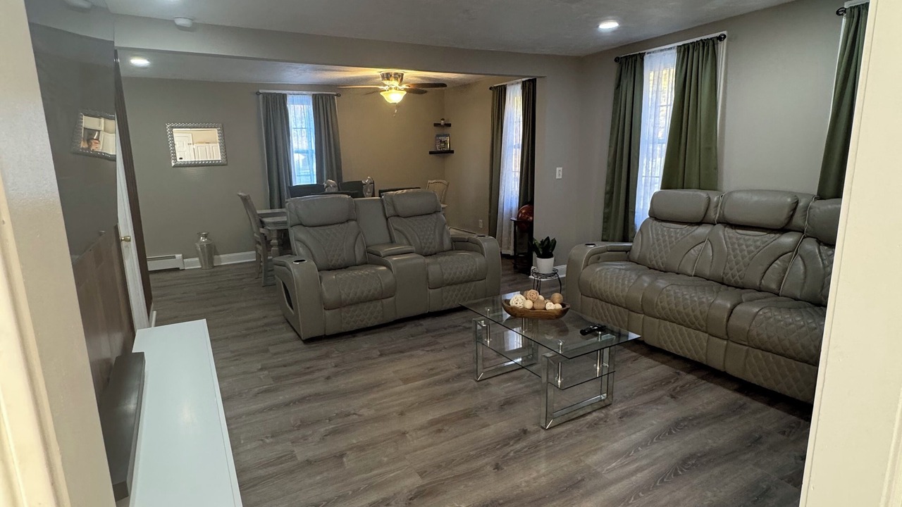 Photo of Livingroom in Ayer