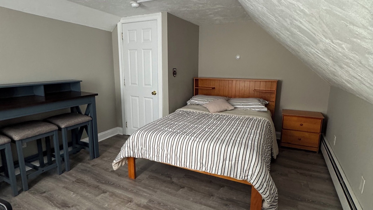 Photo of Bedroom in Ayer