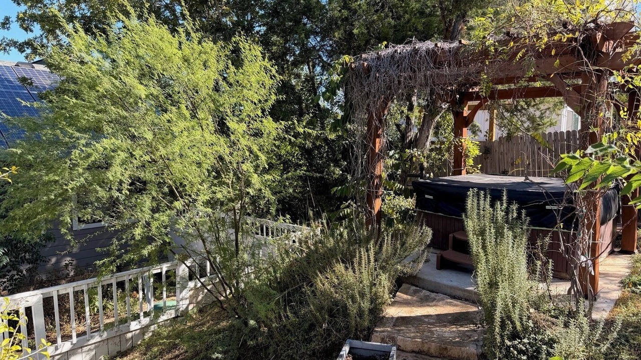 Photo of Outdoor in Apache Shores