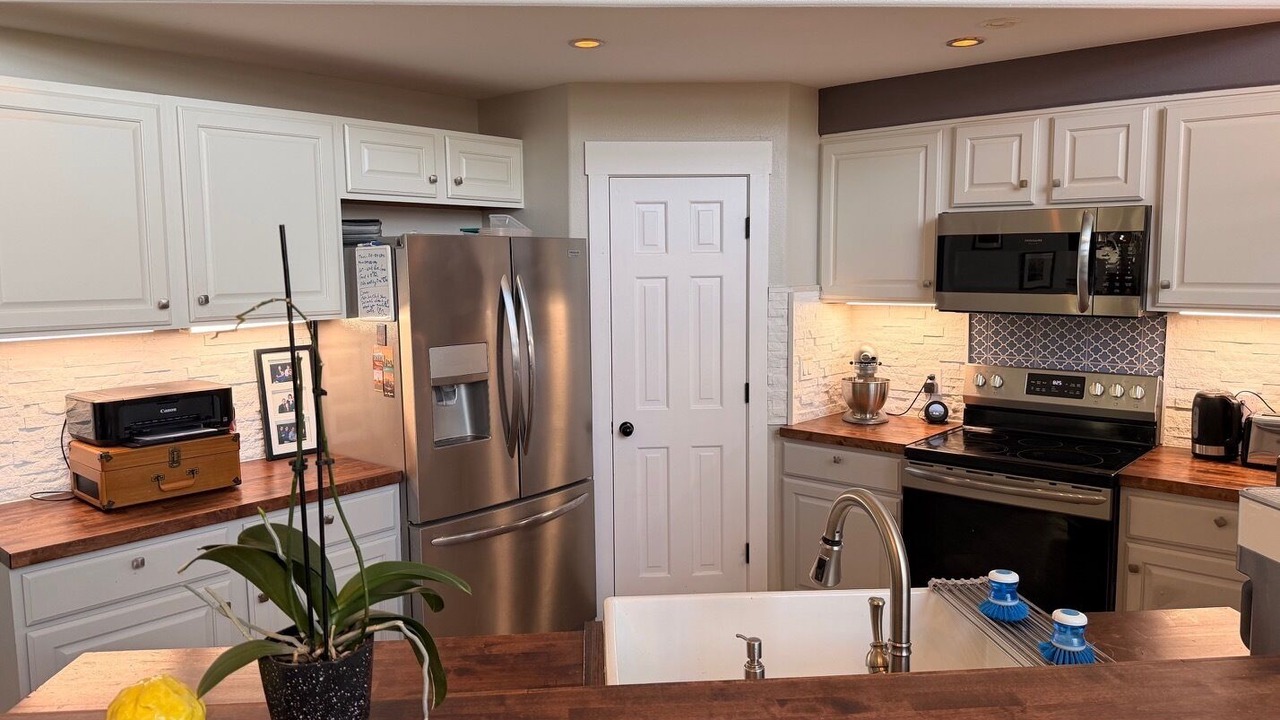 Photo of Kitchen in Apache Shores