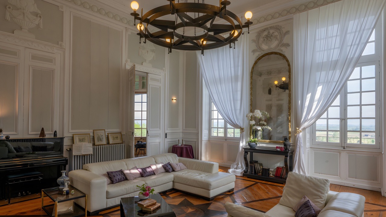 Photo of Livingroom in Puybarban