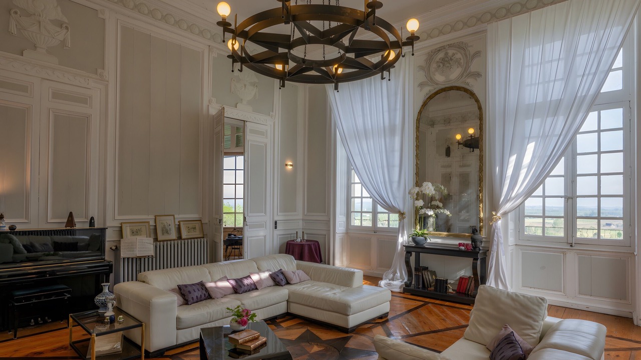 Photo of Livingroom in Puybarban