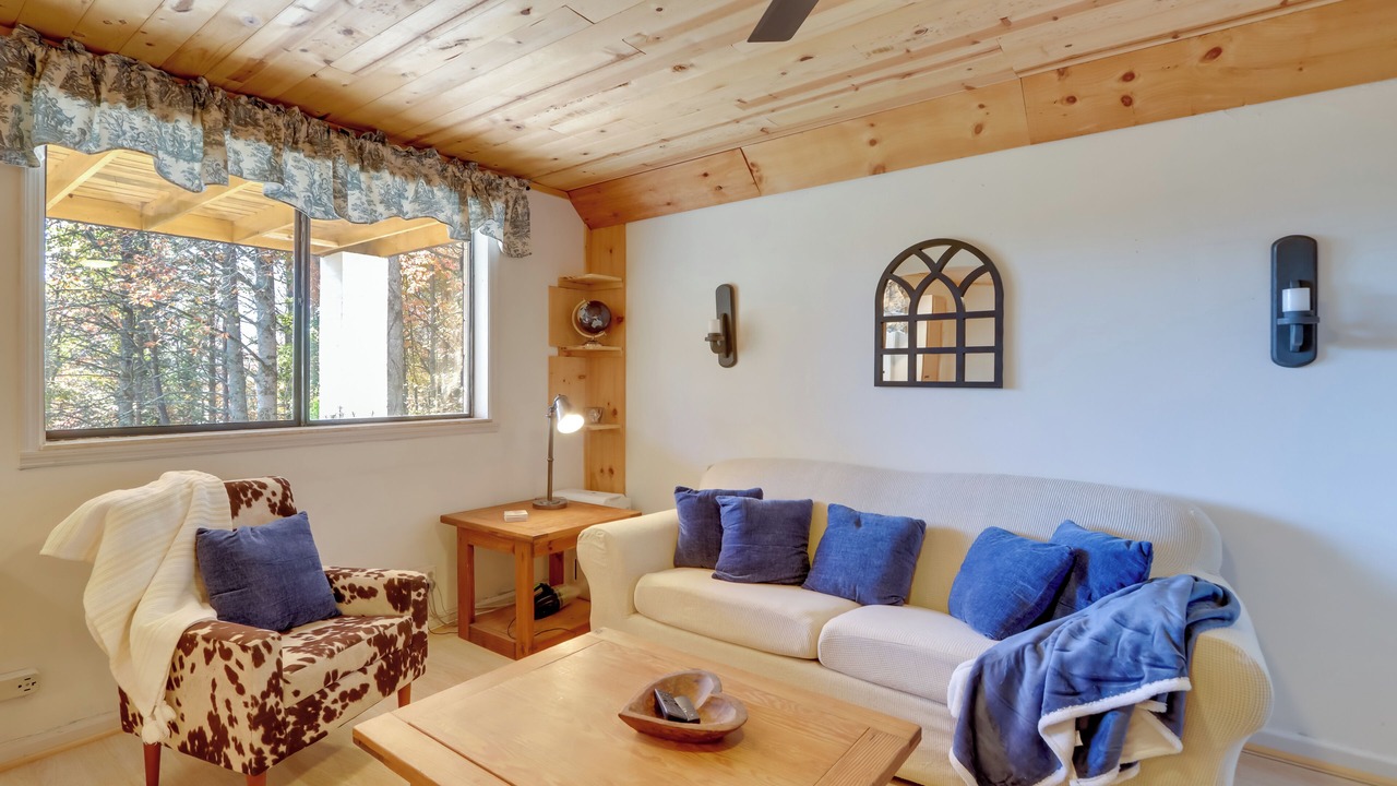 Photo of Livingroom in Blairsville