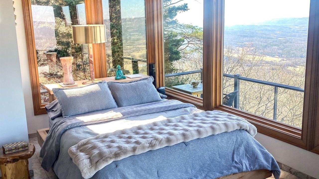 Photo of Bedroom in Menlo