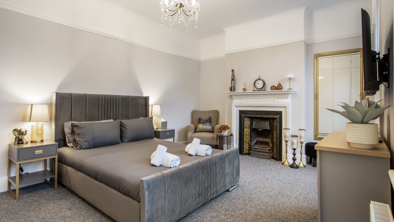 Photo of Others in Edgware