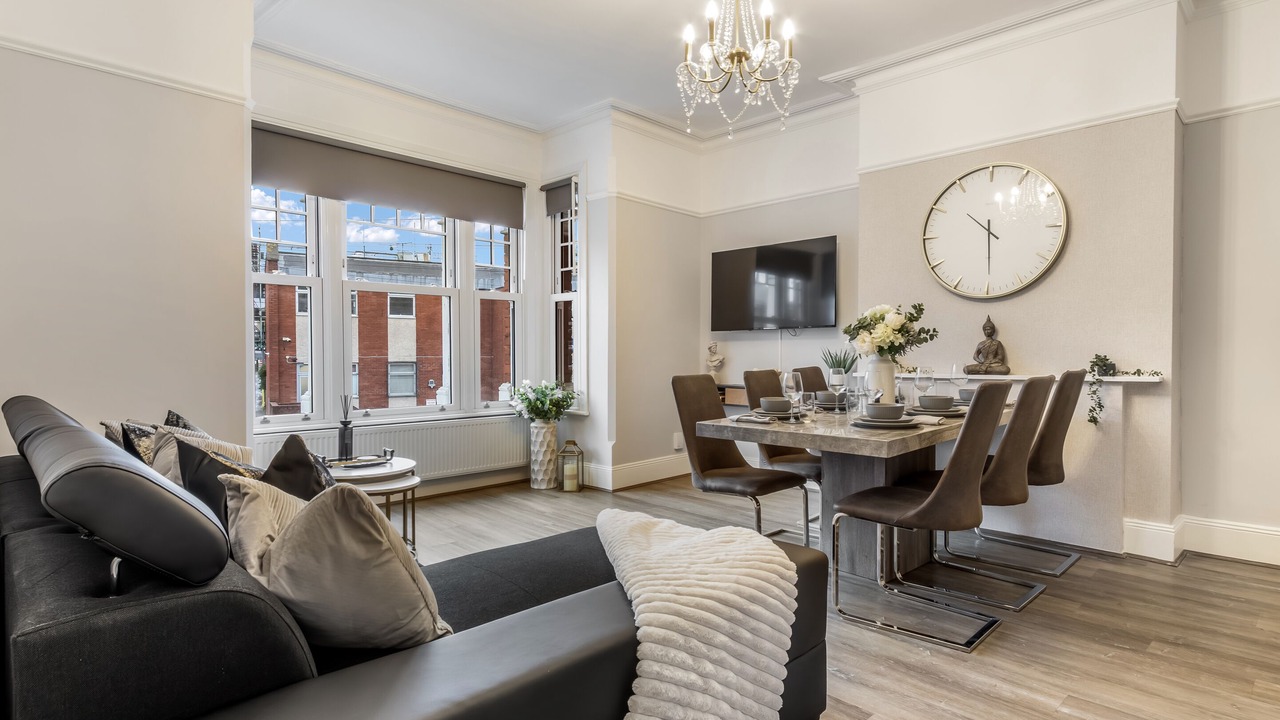 Photo of Others in Edgware