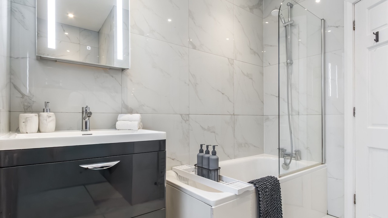 Photo of Others in Edgware