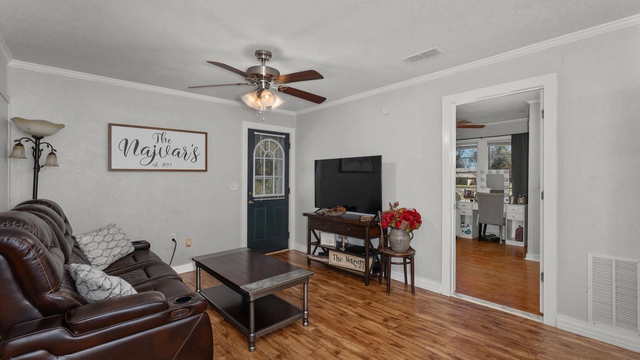 Photo of Livingroom in Long Branch