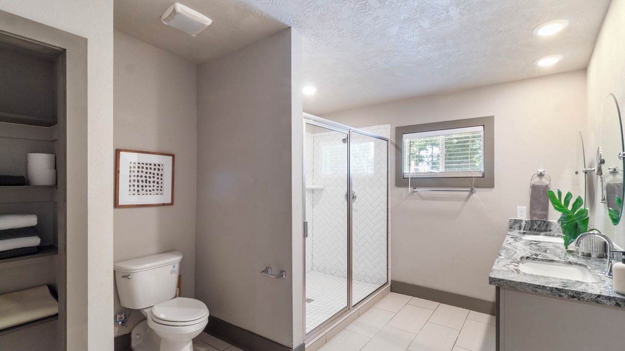 Photo of Bathroom in College Hills Estates