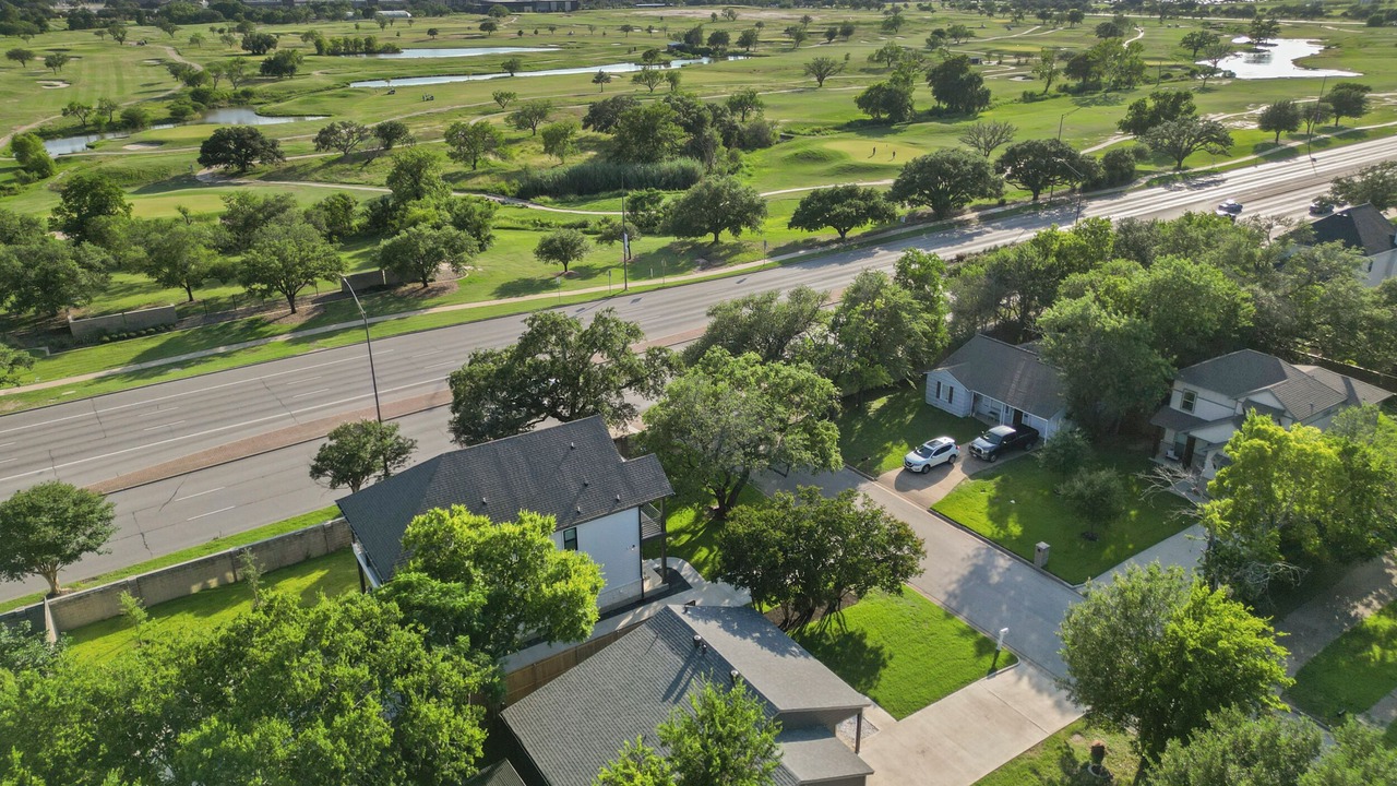 Photo of Outdoor in College Hills Estates