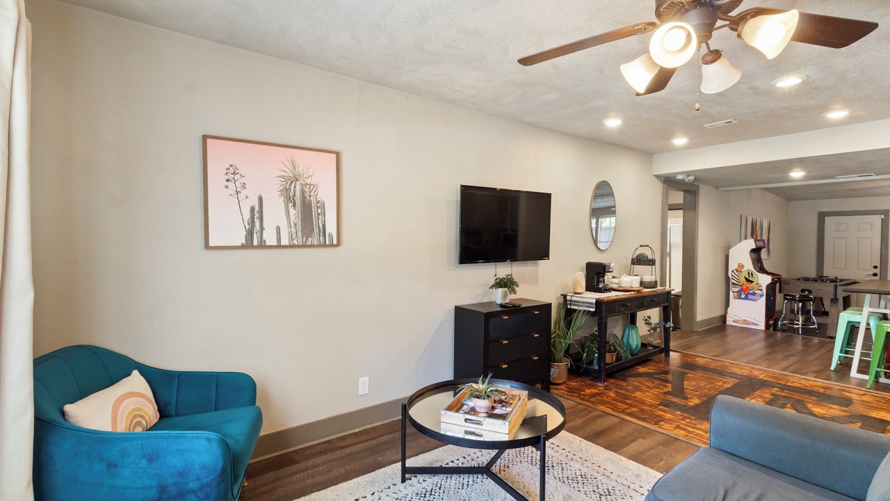 Photo of Livingroom in College Hills Estates