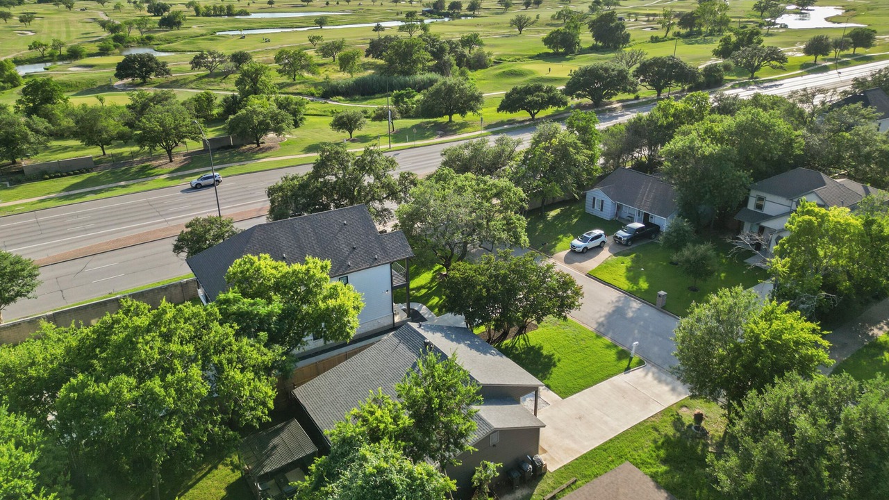 Photo of Outdoor in College Hills Estates