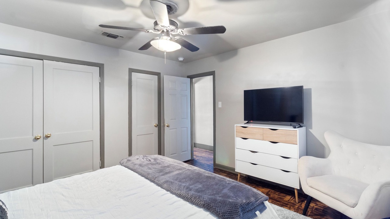 Photo of Bedroom in College Hills Estates