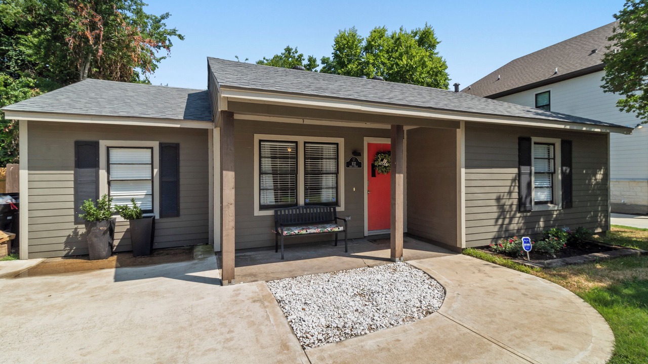 Photo of Outdoor in College Hills Estates