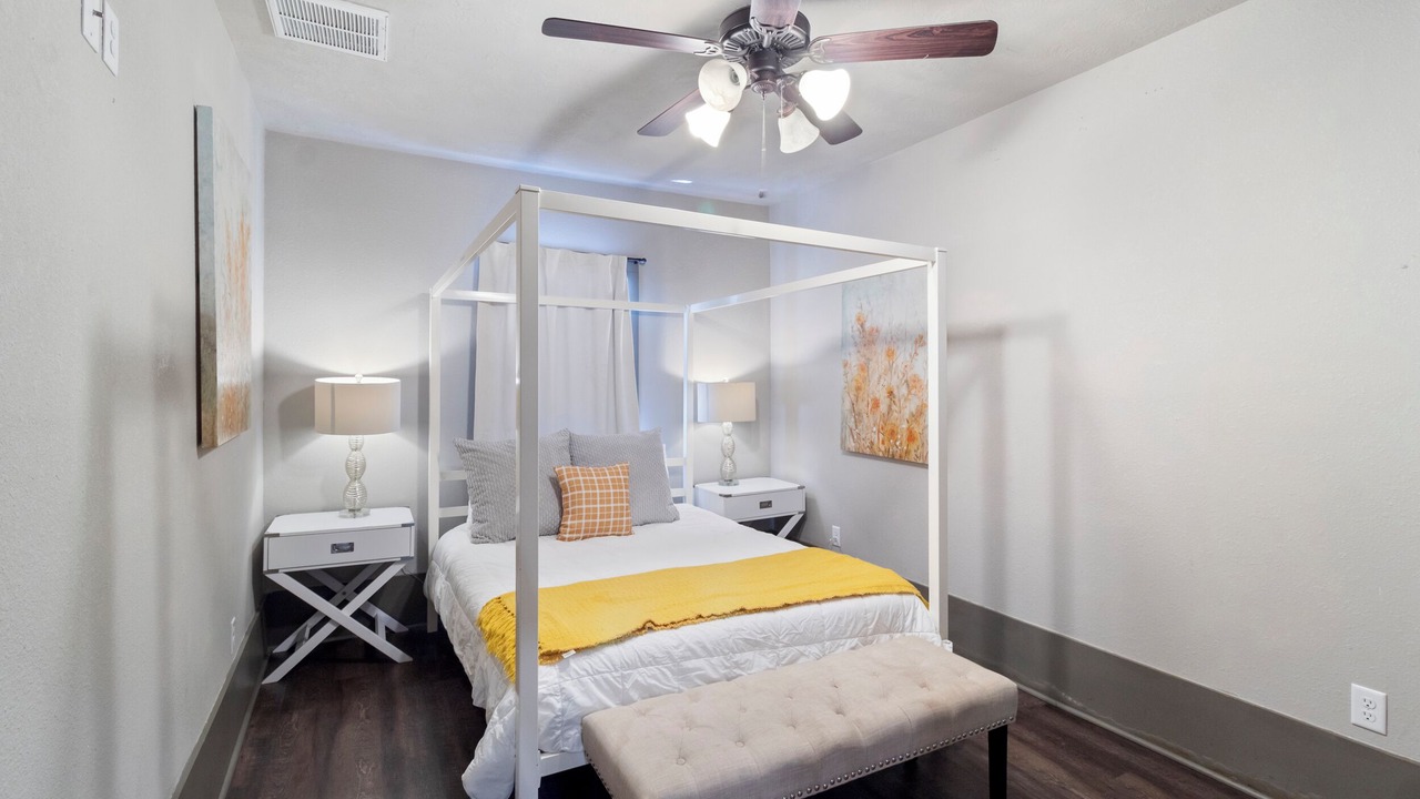 Photo of Bedroom in College Hills Estates