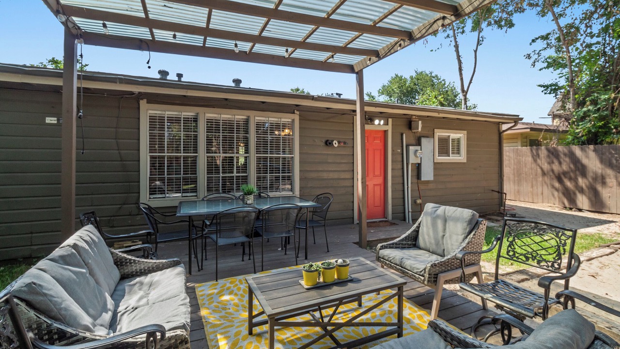 Photo of Outdoor in College Hills Estates