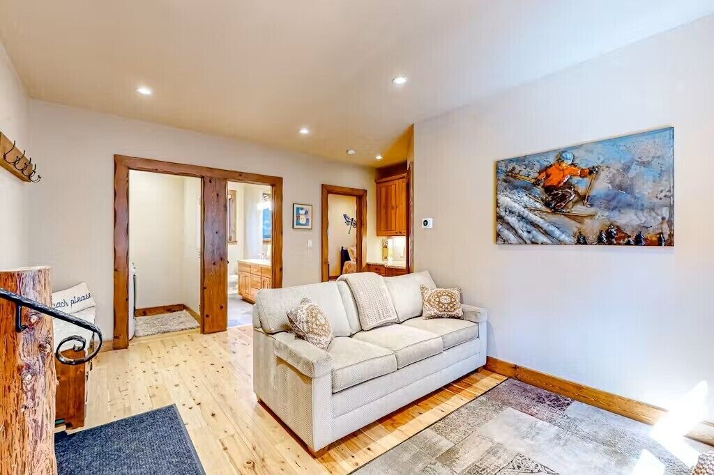 Photo of Livingroom in Tahoe Vista