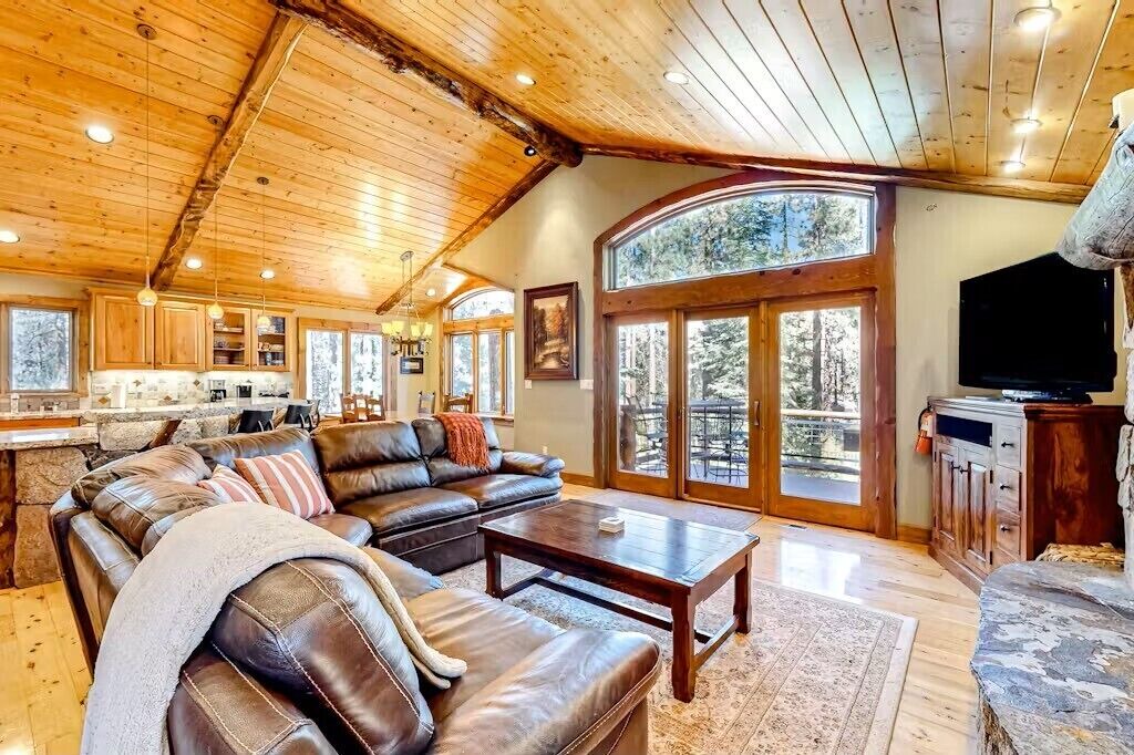 Photo of Livingroom in Tahoe Vista