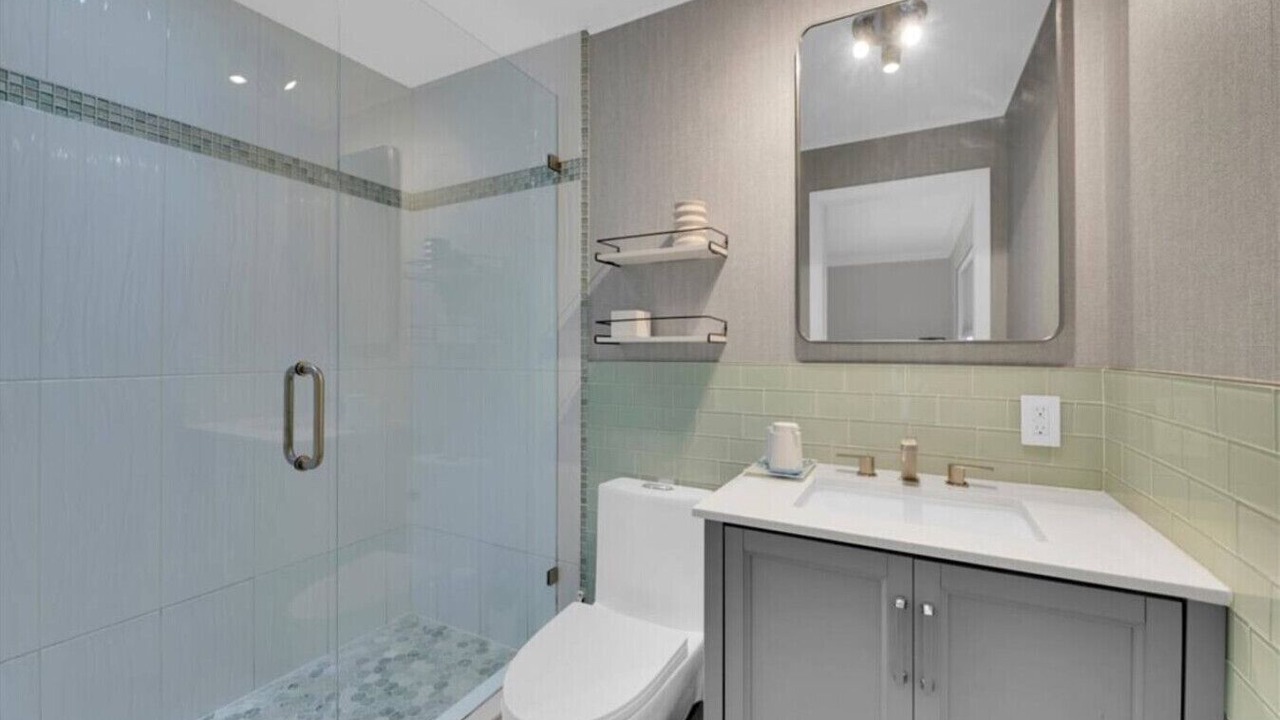 Photo of Bathroom in North Andrews Gardens