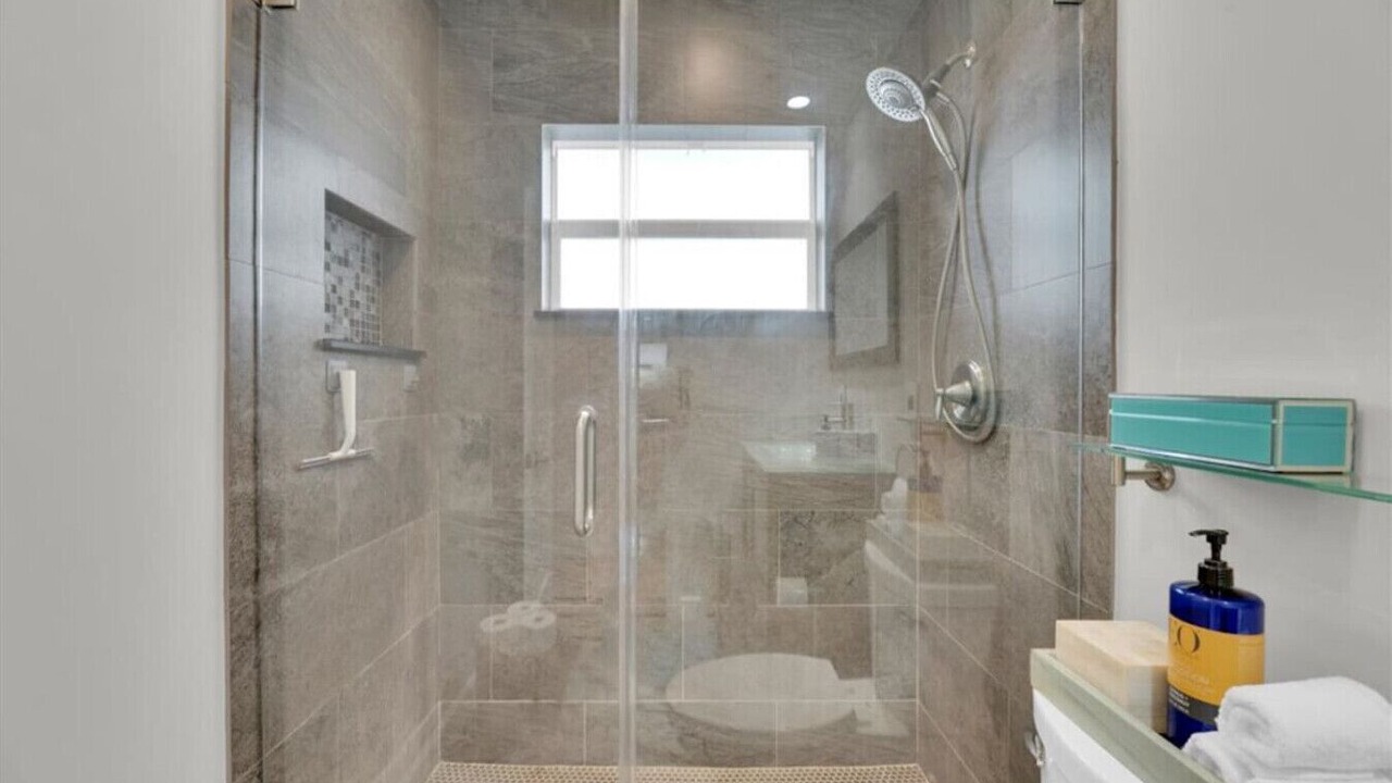 Photo of Bathroom in North Andrews Gardens