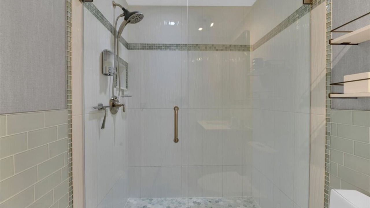 Photo of Bathroom in North Andrews Gardens