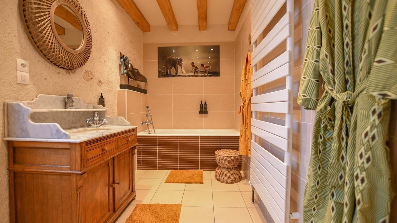 Photo of Bathroom in Villiers-Saint-Georges